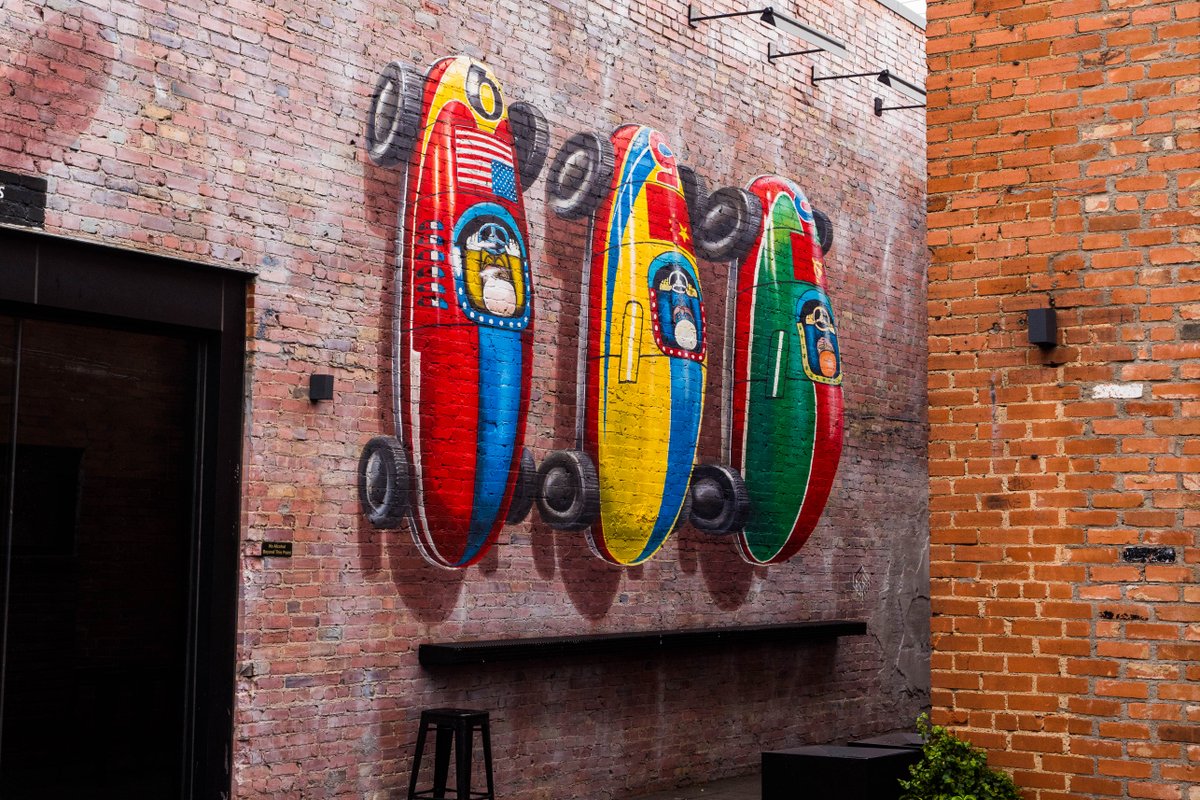 DeepEllumLiving's tweet photo. Discovering the hidden gems of Deep Ellum From stunning murals to quirky shops, there's always something new to explore here! #DeepEllum #TexasFacts #HiddenGems #art #murals #streetart https://t.co/HoIBqaMluS