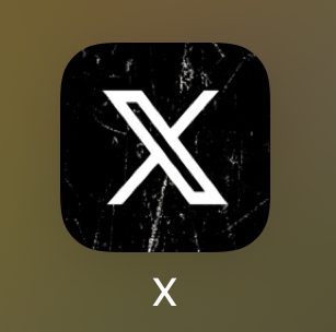 me editing                     Elon making
photos in 2011            logos in 2023

                               🤝

"this texture is gonna be sooo sick"