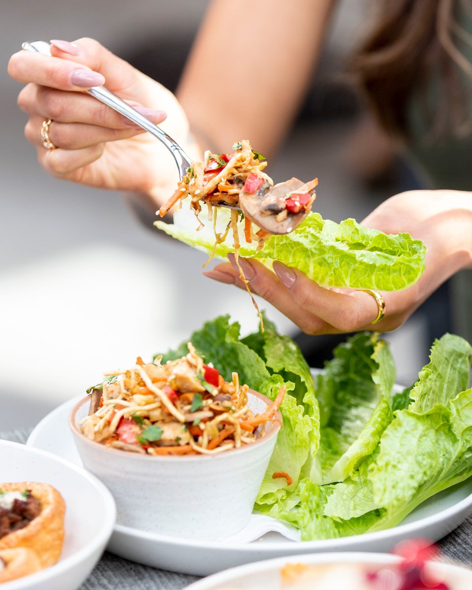 originaljoes's tweet photo. These Dragon Boat Lettuce Wraps pack a massive flavour punch with chicken, veggies, chow mein noodles, cashews, cilantro and hoisin peanut sauce. 🤤 https://t.co/B5mD2PzJZw