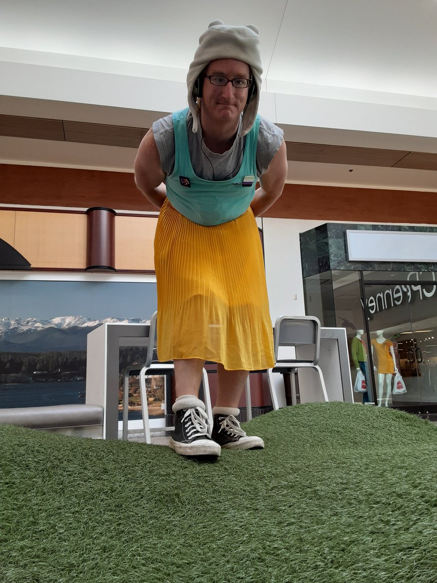 jeffchao228's tweet image. Well here at Kitsap Mall resting before home, and got me a new Pleated skirt that has pockets for once, and showing again MAGA Chuds should not tell people what to wear as me being #NonBinary, #BodyPositivity and my #NonBinaryPride too, Second Tweet follow...