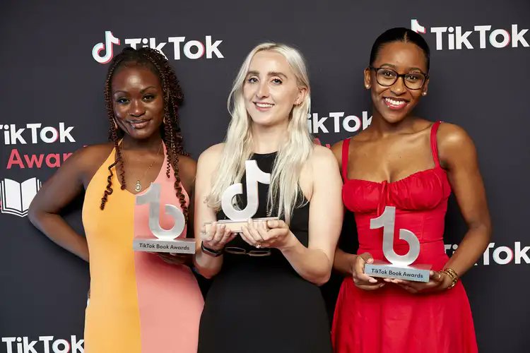 We’re thrilled to announce the winners of the first-ever TikTok Book Awards UK and Ireland! Congrats to Author and Creator Of The Year, Holly Jackson and Eden Victoria (@ hojax92 and @ edenvictorria on TikTok)! Read on to see our full list of winners 🤩📚 newsroom.tiktok.com/en-ie/tiktok-b…