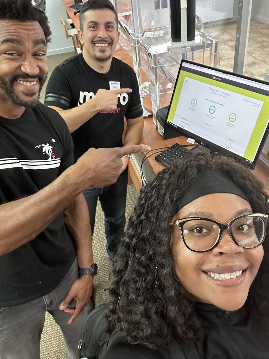 Had a great ride along today with @DeLaCruzator ! We had a zero selling location close a sale during our visit! The customer got a device and tablet on SmartPay. #DoubleActs #DrivingSales #IncreaseCashFlow #LTO #SmartPayLeasing