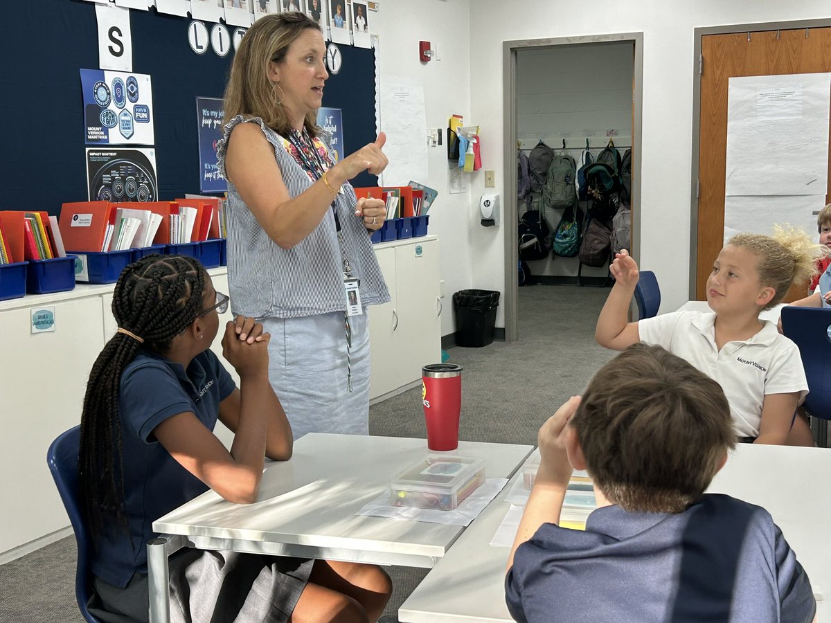 knowKMD's tweet photo. What *fun* to be there as my teacher @MHudsonMV + her Thursday #iprojectmini crew of G5 Ss explore, wonder, and practice towards what they would like their class to look, sound, and feel like. #dtk12chat #ImpactReady https://t.co/RDREBS4Uxa
