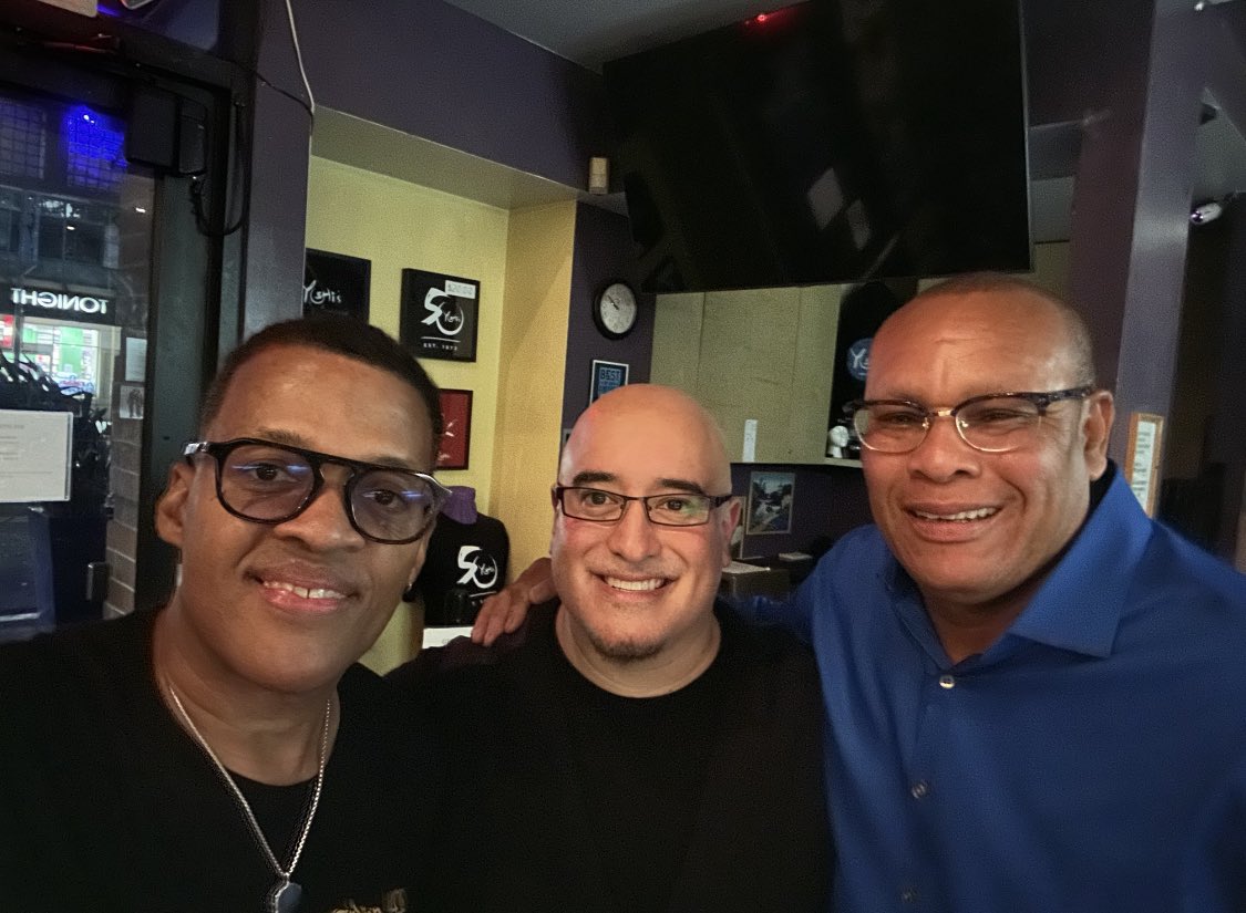 SmoothJazzAlley's tweet photo. Great time playing with Jessy J last week at Yoshis Oakland #yoshis #jessyj #smoothjazz #smoothjazzmusic #jazz #sfjazz https://t.co/jvp2EA3mOW