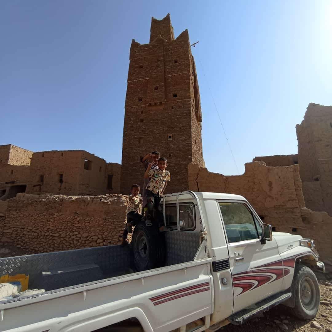 fayya22's tweet photo. في شبوة  يقف عدد من القلاع والحصون كحارس يطل من علو ومنذ القدم ولكل قلعة أو حصن  قصة أو حدث يمثل شهادة على تاريخ المنطقة في مرحلة زمنية

#حصن_الشجين_التاريخي
#شبوة https://t.co/VRXZgDpbHn