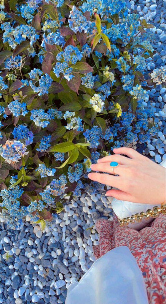 "الرَّغبة بالمشي طويلًا دون وجهة محددة" 💜🕯️🥀