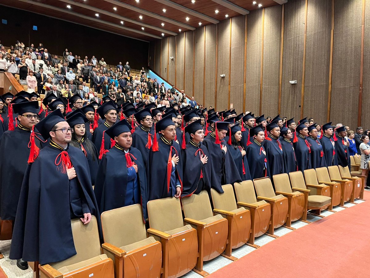 EPNEcuador's tweet image. 🎓 #INVESTIDURAS | Inicia la ceremonia de investiduras de 113 graduados de la Facultad de Ingeniería Eléctrica y Electrónica de la #EPN.

#OrgulloPolitécnico 🦉

➡️ Siga la transmisión en: fb.watch/mtYppcvb8S/?mi…