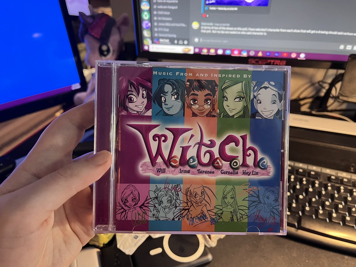 RedCard94's tweet photo. Look at what I got in the mail today!
#WITCH #DisneyWITCH https://t.co/XJKoG2bqug