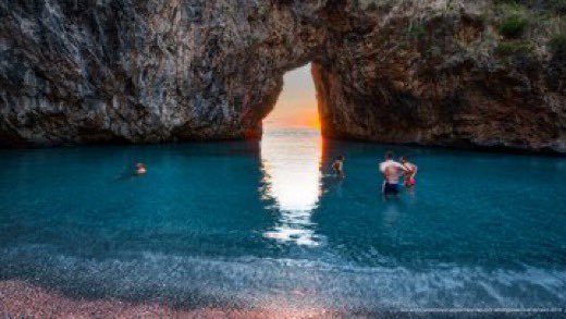 JamesLucasIT's tweet photo. La spiaggia dell'Arcomagno di San Nicola Arcella, in provincia di Cosenza, è una delle più belle della Calabria.
Situata lungo la Riviera dei Cedri, la spiaggia è un luogo dalla bellezza ineffabile dove le rocce danno vita ad uno spettacolo mozzafiato unico al mondo. https://t.co/fA6GMAAKtV