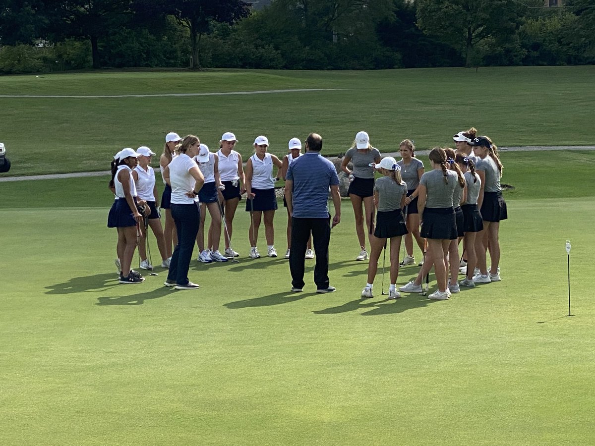 The Royals and the Greyhounds getting ready to tee it up