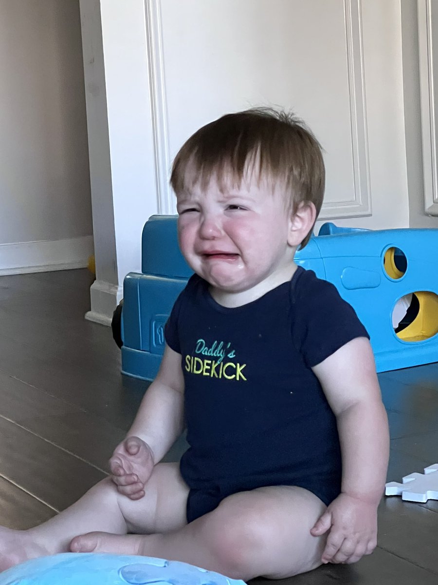 QweenKrispy's tweet photo. @Krispyklinic twin right there. Looks just like what he does when he gets mad at video games 😂😂😂 https://t.co/U5sf5QVI0O