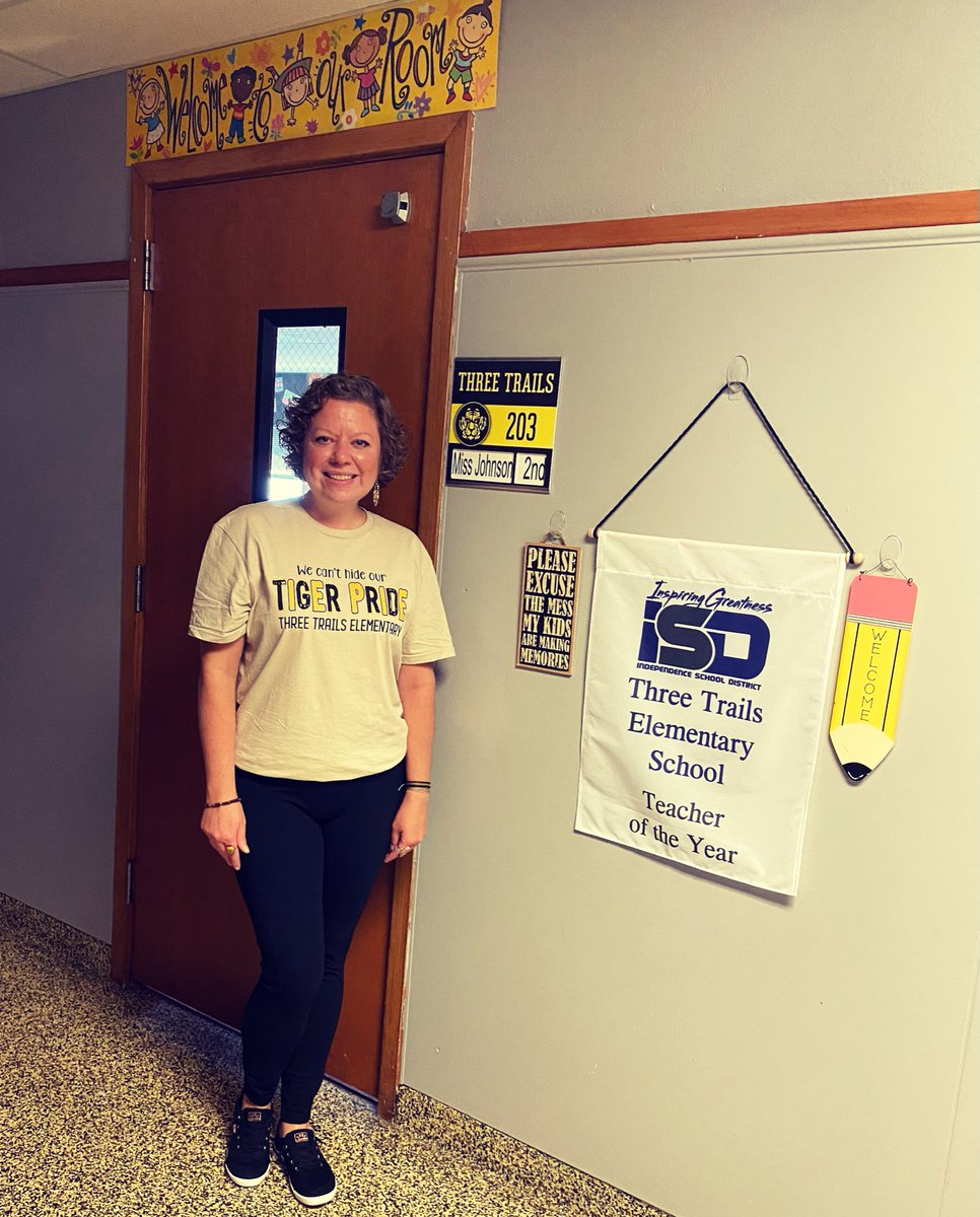 LJohnsonTeacher's tweet photo. Exciting morning celebrating the beginning of the 2023-2024 school year! π @ISDSchools @CityOfIndepMO @3TrailsTigers #isdstrong #3tepride #3tetotheTOP #TOY #teachersoftwitter #teachertwitter https://t.co/oRSMzgvo8o