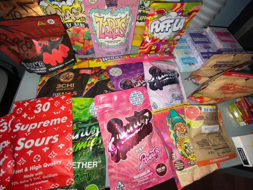 Highfashionsmks's tweet photo. Packs on packs on packs 🔥 #thursdaymood #FridayEve #readyfortheweekend https://t.co/x1wCRgJaje