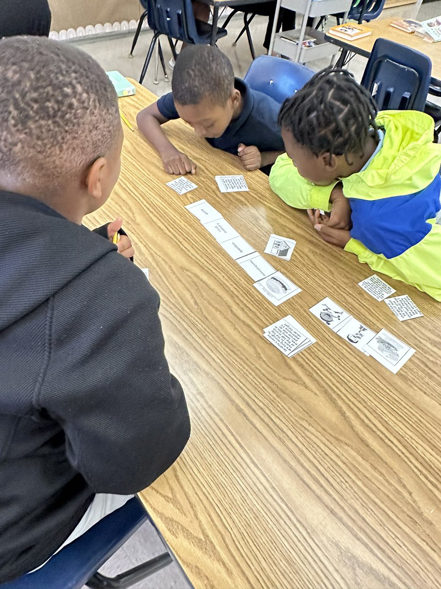 mrs_keppler's tweet photo. My 4th graders are all about collaborative learning! They jump at the opportunity to work together! @SandersES1 @CobbSchools https://t.co/BQFMa28W3u