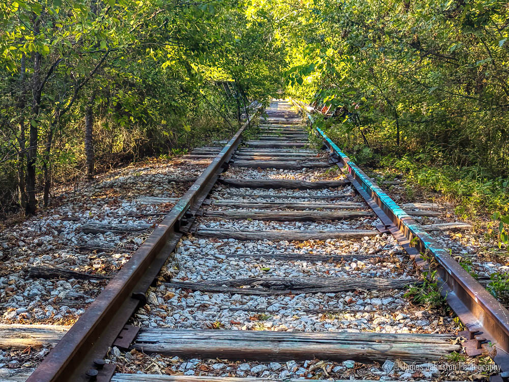 Element321's tweet photo. The old Houston & the Texas Central Railway Company Bridge was built in 1910. Today its used as an art installation that local seniors paint on yearly. Allen TX #TexasHistory #ExploreTexas #ForgottenTreasure #Texas #vanishingtexas #photography #TeamPixel #GooglePixel7Pro #Pixel7 https://t.co/d21bt3Syob