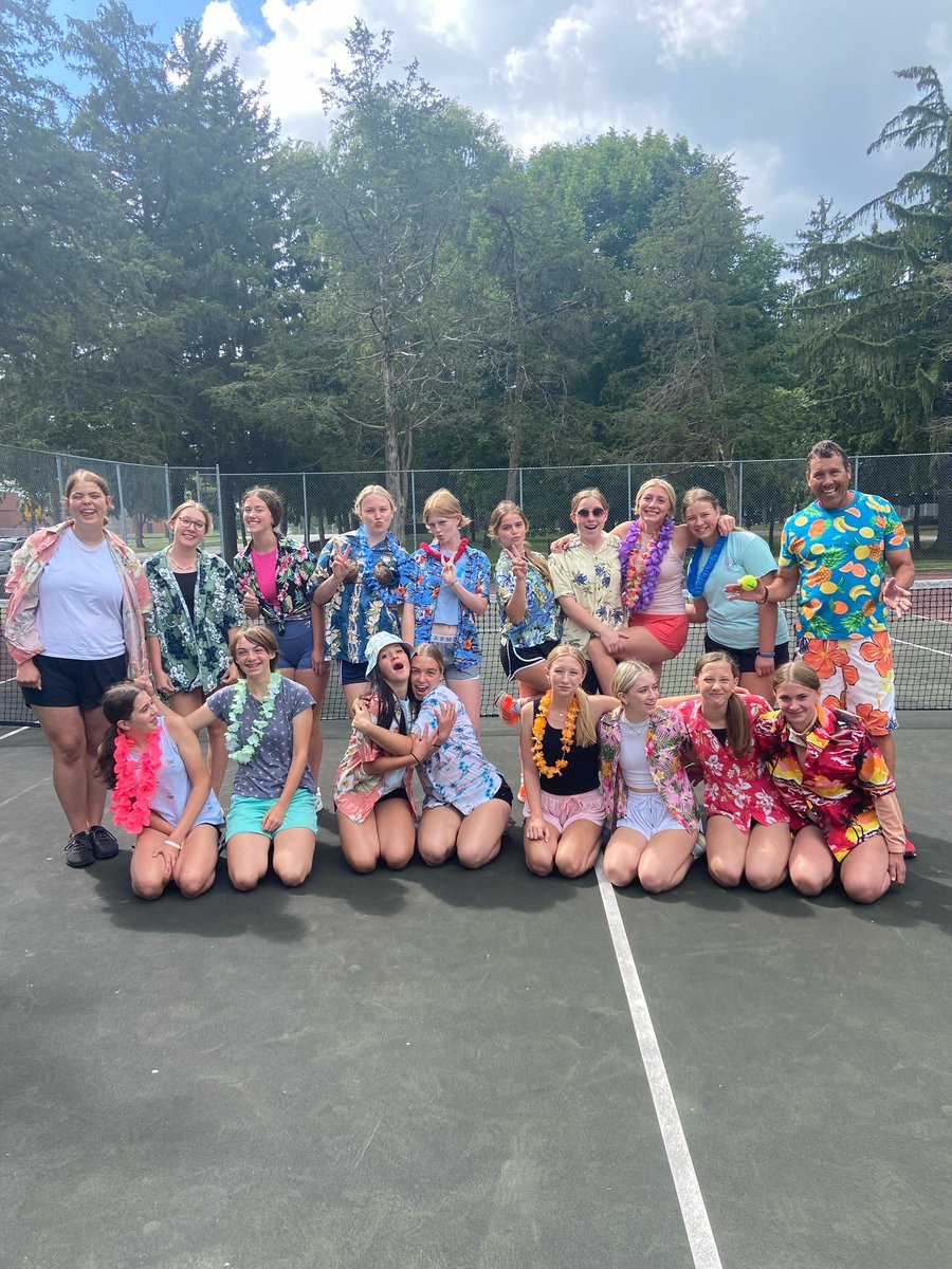 nlbulldogtennis's tweet photo. Fun day at practice! https://t.co/opdqSL5jgA