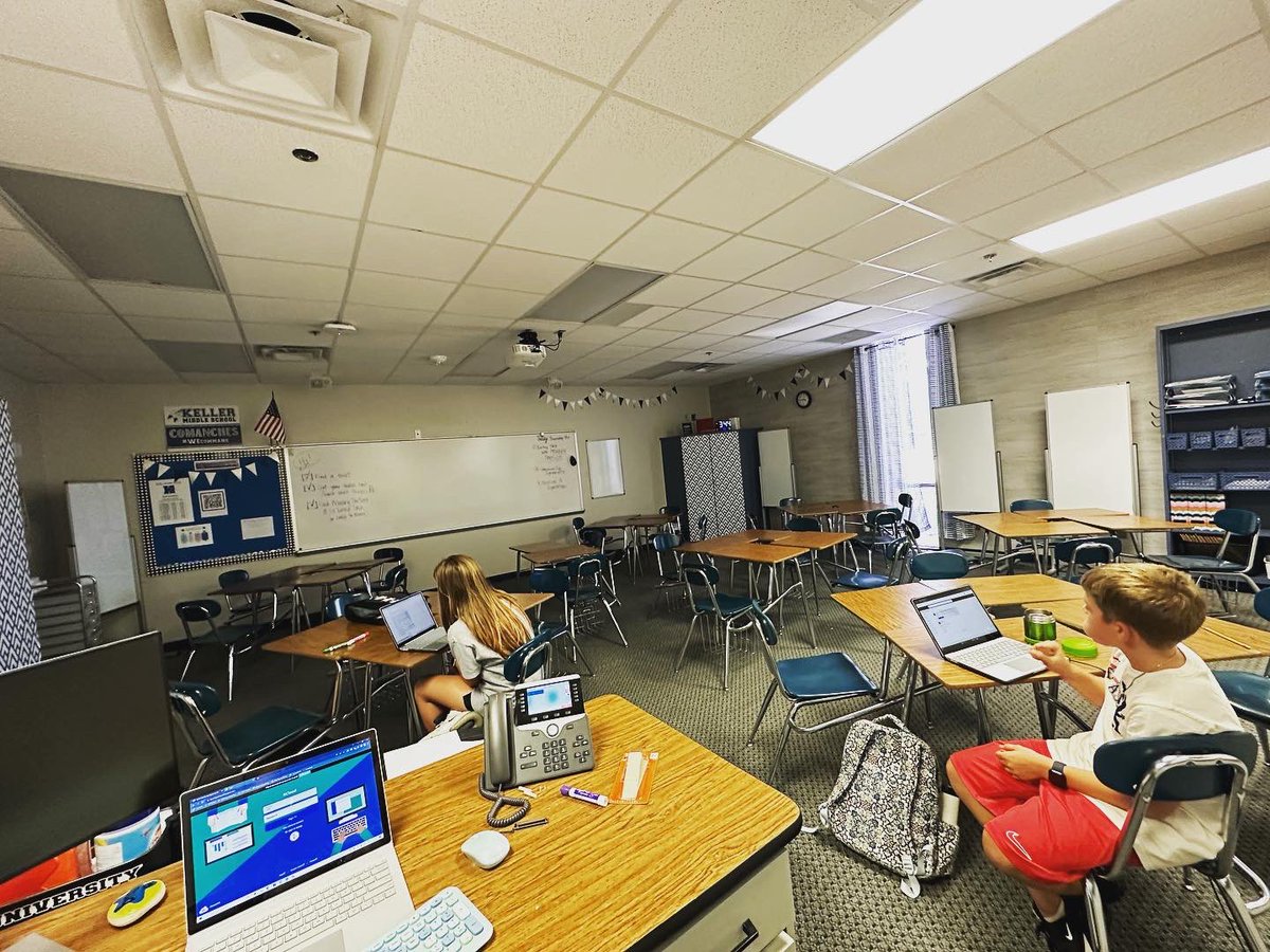 LindyKaemming's tweet photo. Year 7 - this year is a little unique. Two different spaces to welcome new souls. 8th Grade Math and Art 1 - love having some of my favorites from elementary joining me again. #teaching #kkrew https://t.co/384ipNHZCe