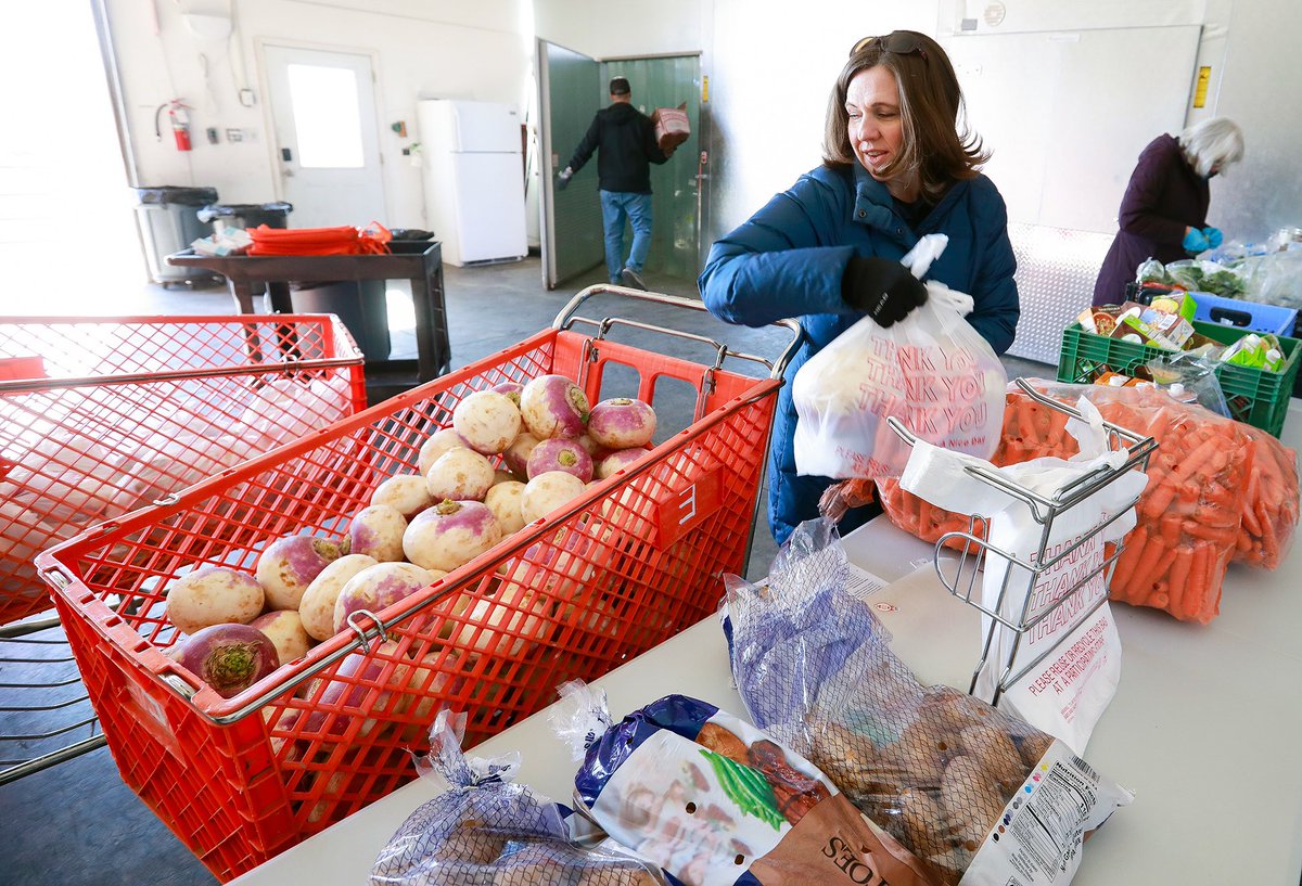 Arizona nonprofits have an economic impact of nearly $24 billion in our state. #wow On National Nonprofit Day, we are grateful to our nonprofit partners for their dedication to the people of our region. 🙌 Call out your favorite AZ nonprofit!