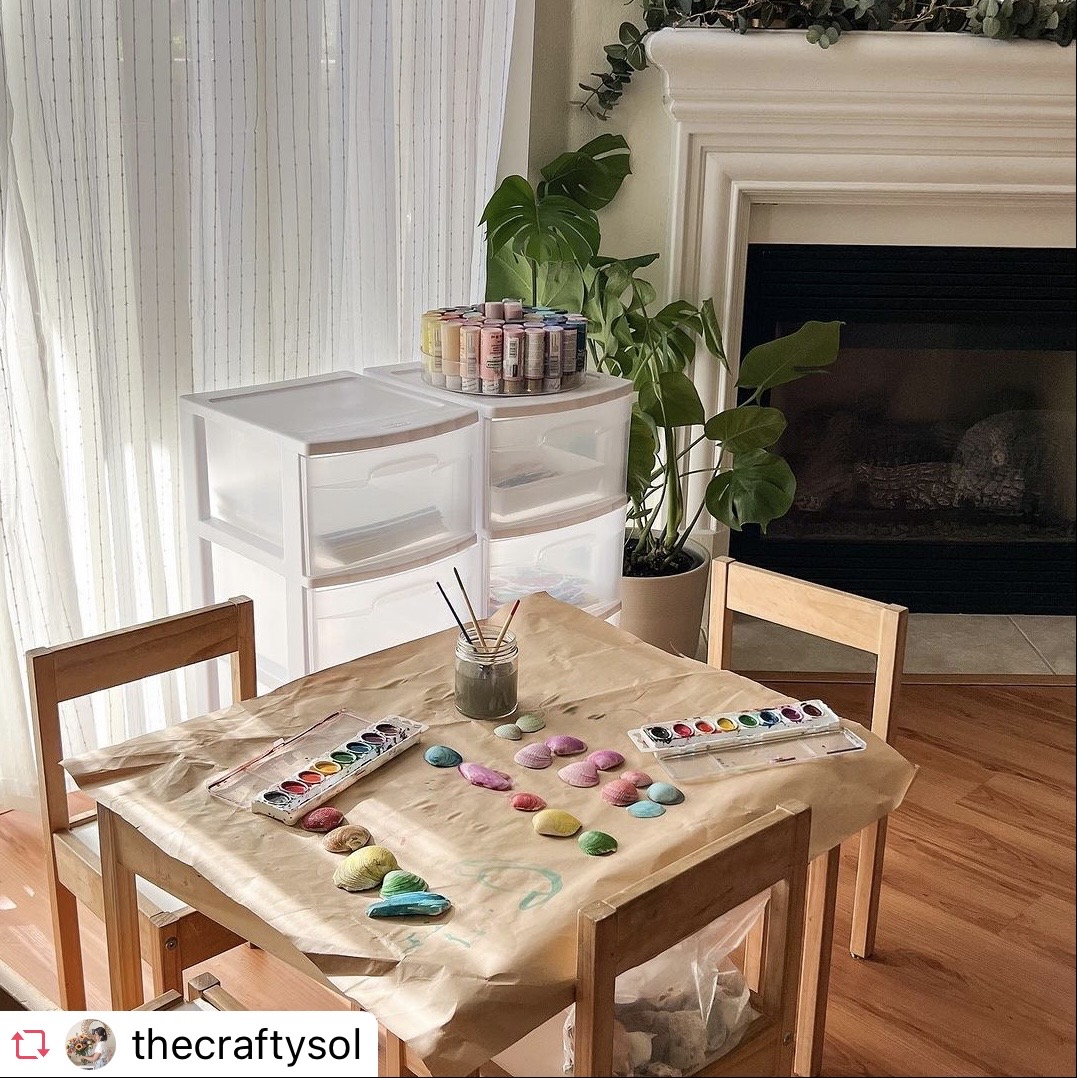 Sterilite_Corp's tweet image. The best things in life are made not bought🎨.....except for the Sterilite's 3-Drawer Cart, which is used for the new art cart one needs! 🤩👍🖌
#sterilite #sterilitenation #lessmess #artcart #storageideas