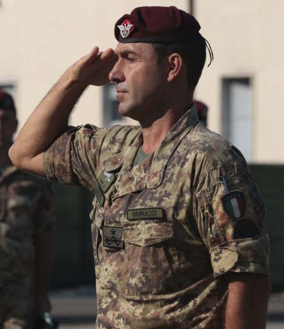 SaP011's tweet photo. Il Generale #Vannacci ha commesso il più grave crimine, quello di dire ciò che tutti pensano. 

Anche i finti buonisti. Dietro lo strato di fango della loro ipocrisia, si nasconde questo pensiero. 

ONORE Generale. Siamo con Lei. 

#IoStoConVannacci 🇮🇹 https://t.co/S3IEL6v4Q9