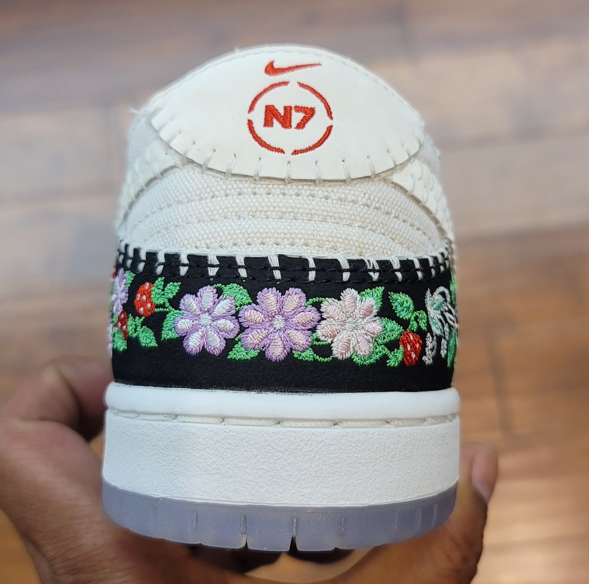 LexxDaTurtle's tweet photo. Wsup Fam!
I found these Nike Dunk Low Decon N7 Black Sail's at one of my resale spots, but they are asking too much for them. They're super dope in hand!
🐢👀🔥😱
@SneakerAdmirals
#ImpossibleKicks https://t.co/dsTZ97XpPm