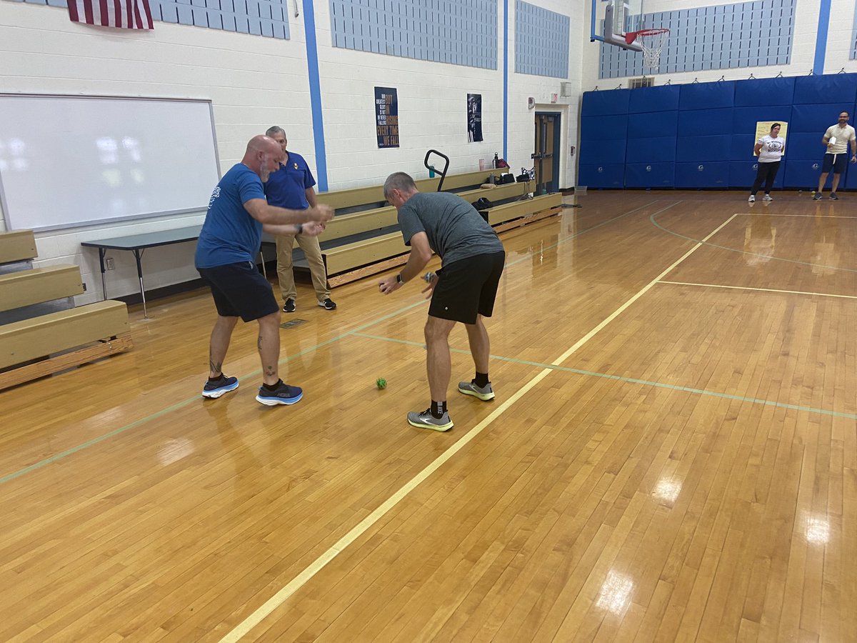 JayBilly2's tweet image. It got a little competitive during @HVRSD Admin retreat #AllFun Teambuilding