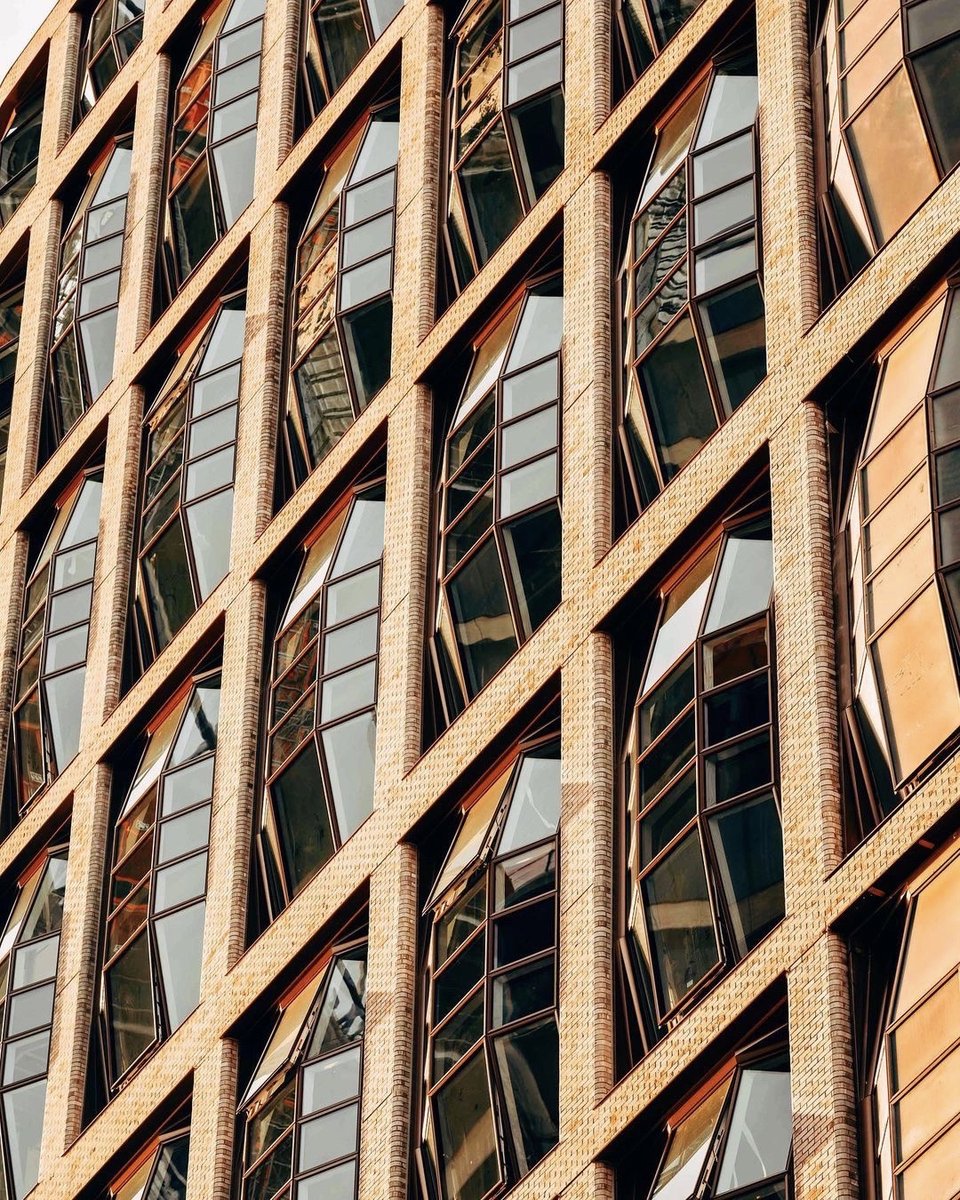 We are constantly inspired by the architectural wonders of NYC. Captured through the lens of @joethommas... Double tap if you're dreaming of your next urban escape. 🤍