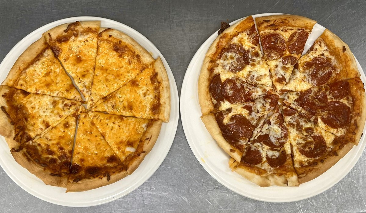 sherilucia2's tweet photo. #KETOcrust #pizza #protein #vegancheese #personalpizza #45Gprotein https://t.co/imZtjxjBx8