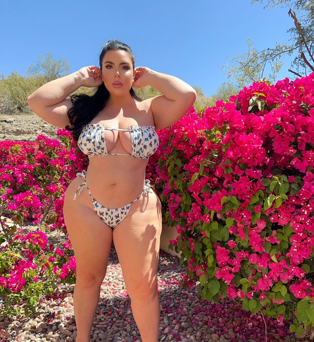 Chasing 🦋🦋 https://t.co/duD24dYPPZ