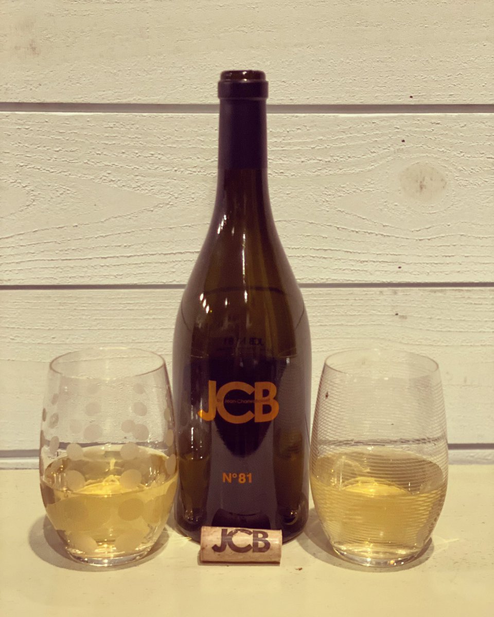 cwarbs00's tweet photo. Daily dose of delicious wine! 
The JCB 81 Chardonnay is 100% Chardonnay from the Sonoma Coast and has a zest of lemon citrus on the nose and is bursting with citrus and vanilla and a bit of caramel on the palate. 

https://t.co/J7zuQT5pwI

#wine #wineambassador #winewithwarba https://t.co/9F39veAknS