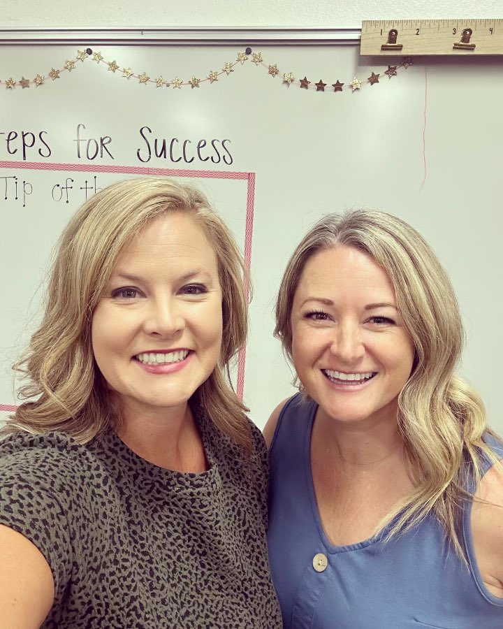 These Hugo Reid 2nd grade besties started Year 17 together today <a href="/FirstAveMS/">First Ave Spartans</a>!! ❤️❤️ #ArcadiaFirstDay <a href="/ArcadiaUnified/">Arcadia Unified</a>