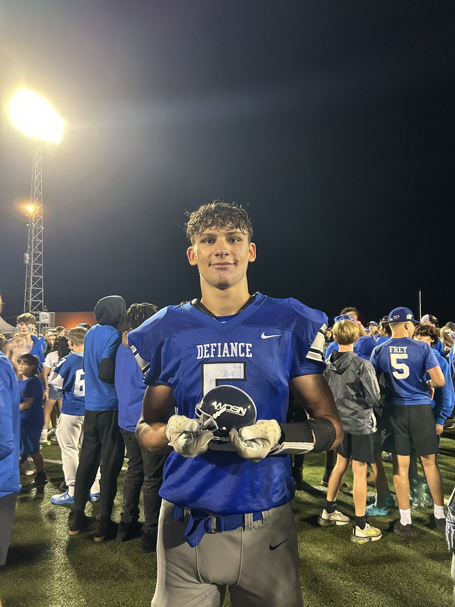 defistudents_'s tweet image. THE RIVER ROCK ONCE AGAIN STAYS AT HOME 💙💙💙 #3peat

@DefianceHS @Garretr_5 for the PLAYER OF THE GAME