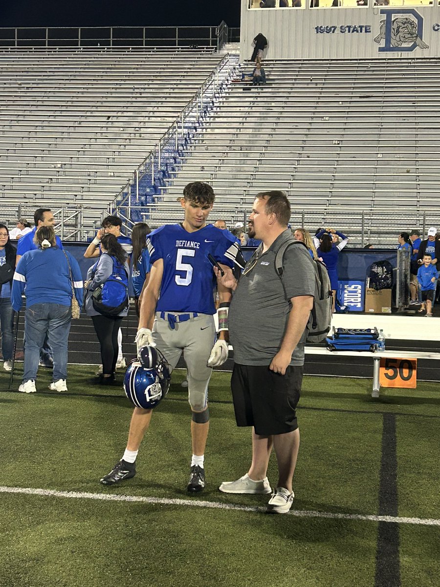 defistudents_'s tweet image. THE RIVER ROCK ONCE AGAIN STAYS AT HOME 💙💙💙 #3peat

@DefianceHS @Garretr_5 for the PLAYER OF THE GAME