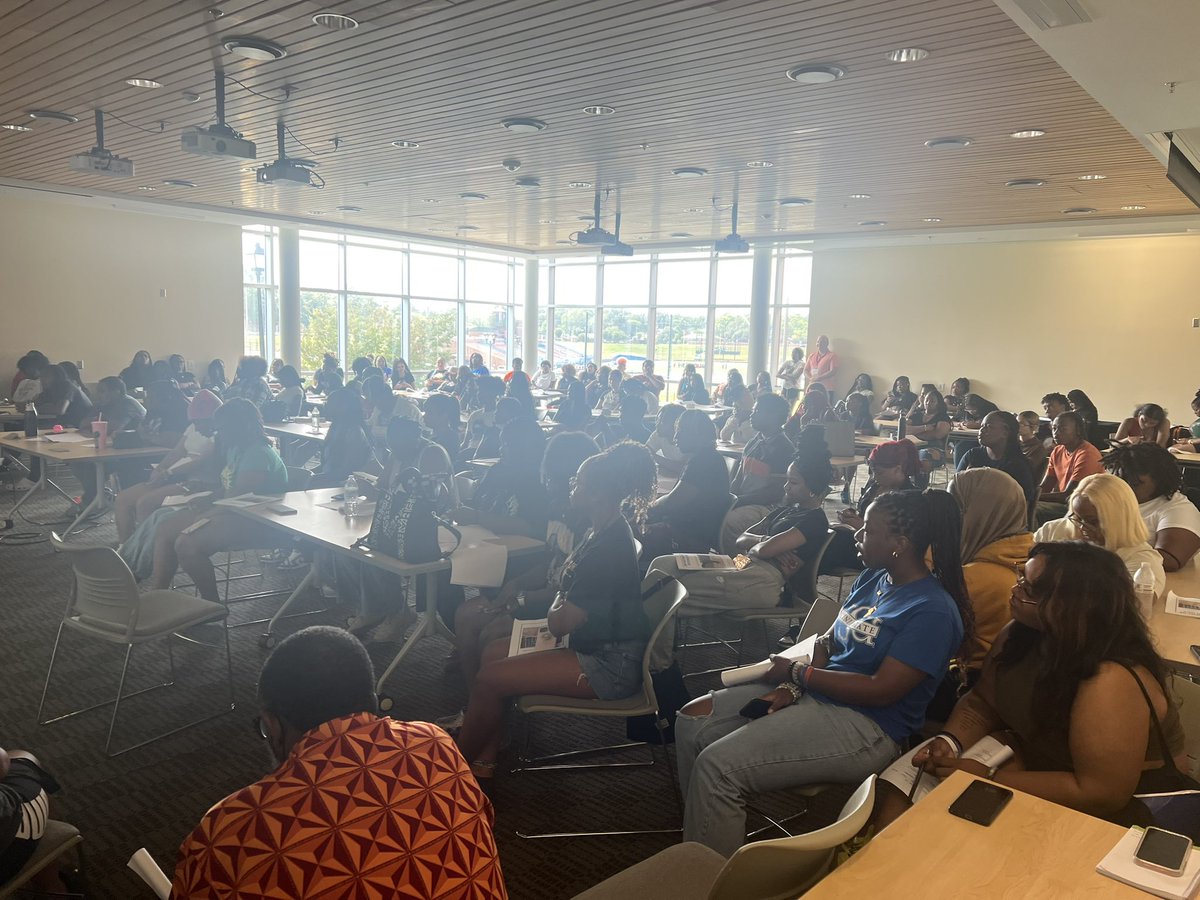 Dr. Shedrick “Sheddy” McCall (RB Coach) tweet media