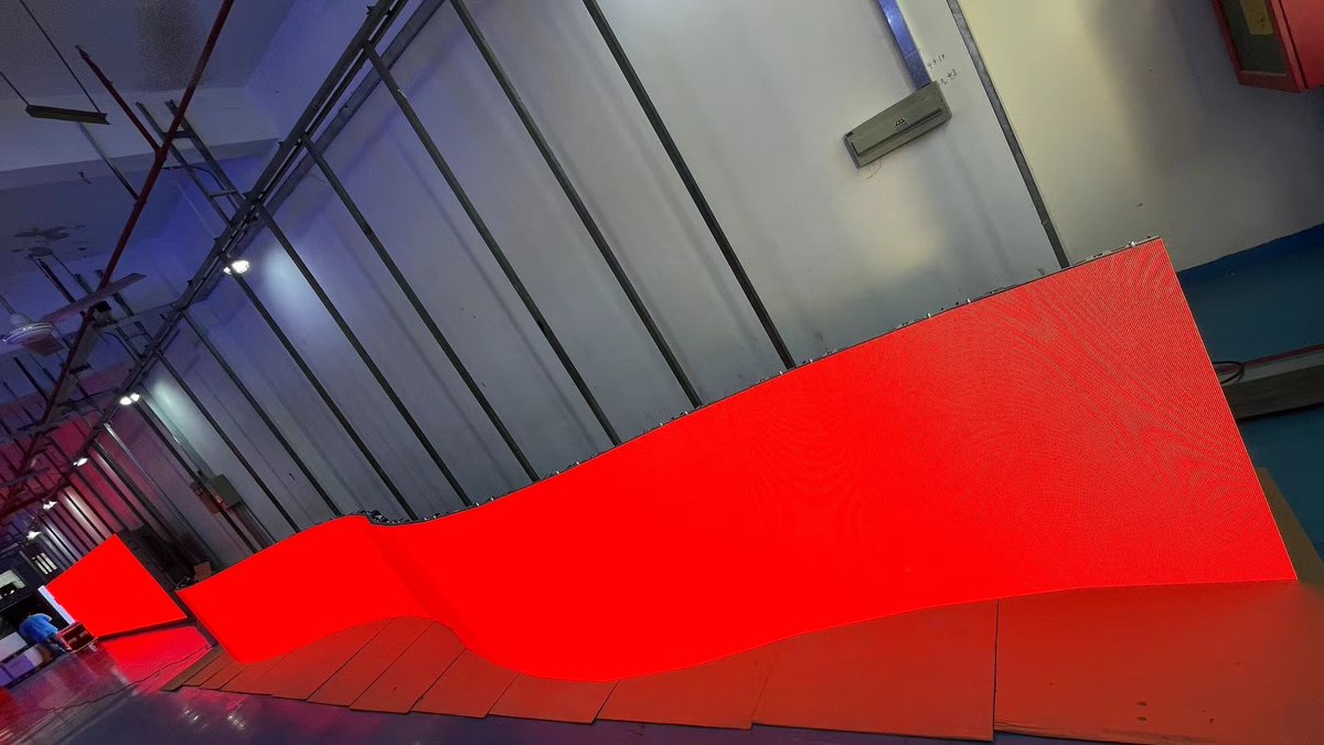 HangelTech's tweet image. Hangel LED Screen Factory 
Outdoor P3.91 rental LED display 
500x1000mm F cabinet panel - 96pcs 
Supporting flat, concave, convex splicing 
talk to Whatsapp +86-15112310918 for more details 
#HangelLED #RentalLED #FIIIL