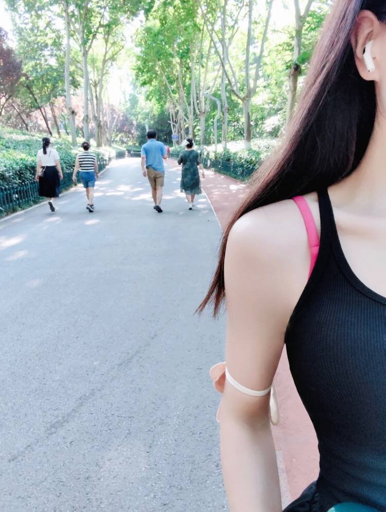 Shimmering901's tweet photo. Run faster and catch up with your better self ahead https://t.co/2hGZFme0DB