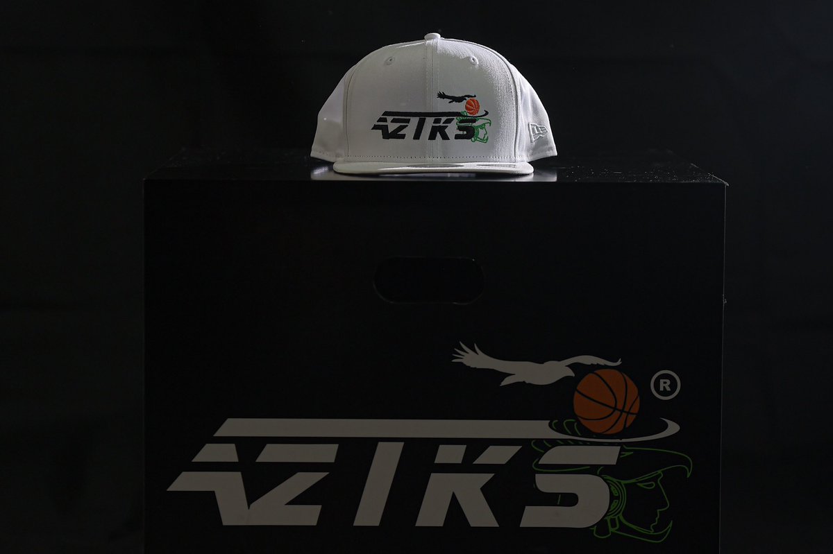 Aztks_Club's tweet photo. ¡ESTILO EN CADA PASO! 🧢✨

Ahora puedes lucir nuestras NUEVAS GORRAS New Era. Disponibles en rojo, blanco y negro, son el complemento perfecto para mostrar tu #PasiónAztks🏀 

Adquiere tu favorita en nuestra tienda ubicada en el Domo Castel-Cleto Reyes❤🖤🤍

#SomosAztks #NewEra https://t.co/Tmv6hGhML0