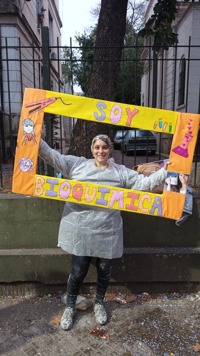 Wilfredius's tweet photo. @elejercitodelam @AngeldebritoOk @yanilatorre  mi amiga, la más fanática de #LAM se recibió de Bioquímica!! https://t.co/aKCuIaNHhM