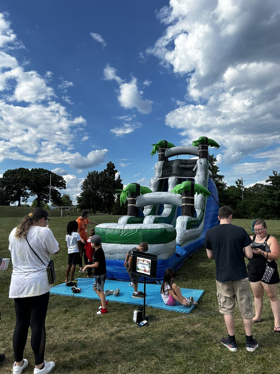 BSES_Eagles's tweet photo. It was a GREAT afternoon for our 2nd Annual Back to School Bash! #BSESaYearOfFUNawaits https://t.co/b5YwLXE40h