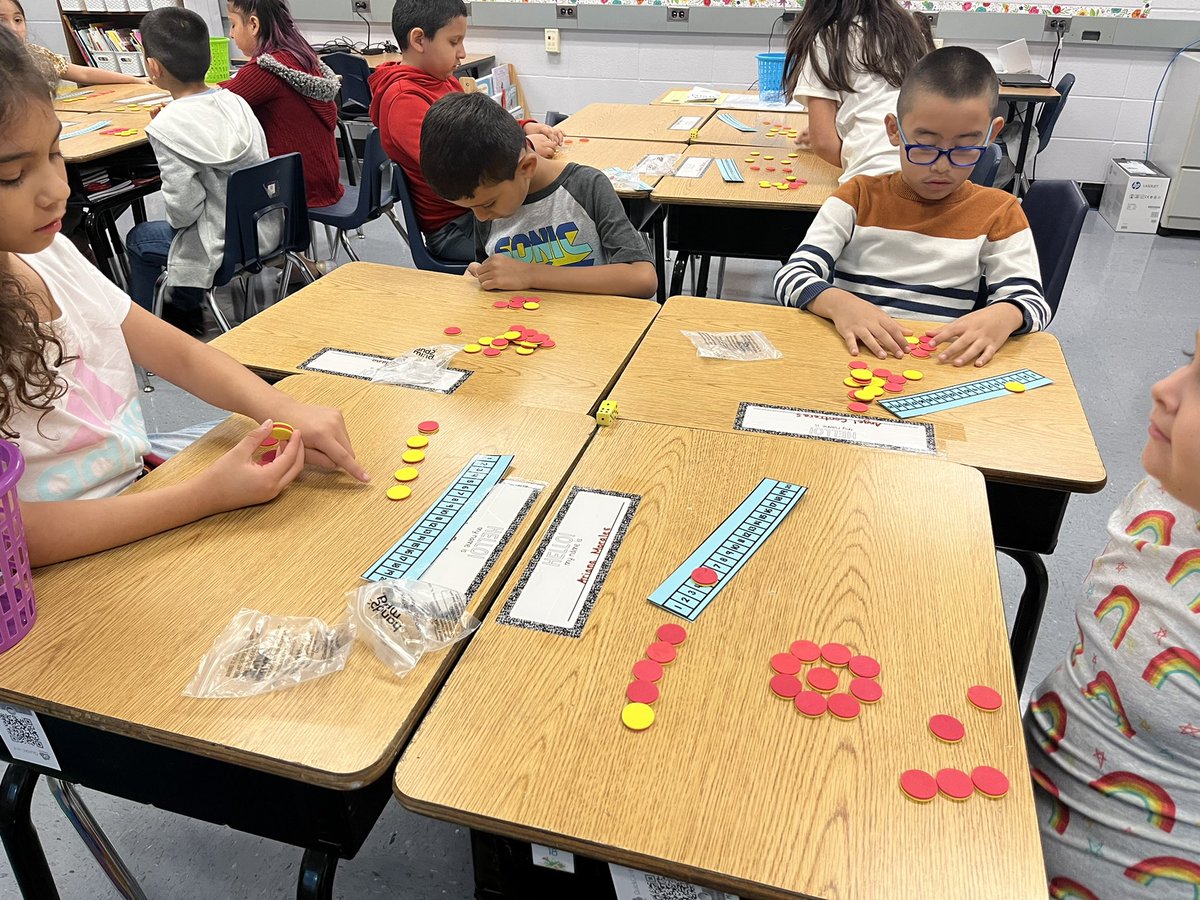 LisetteGalleg12's tweet photo. Having fun @StuchberyES while working on addition strategies 😄 #PISDMathChat ➕➖ https://t.co/D7p3N5cfuu