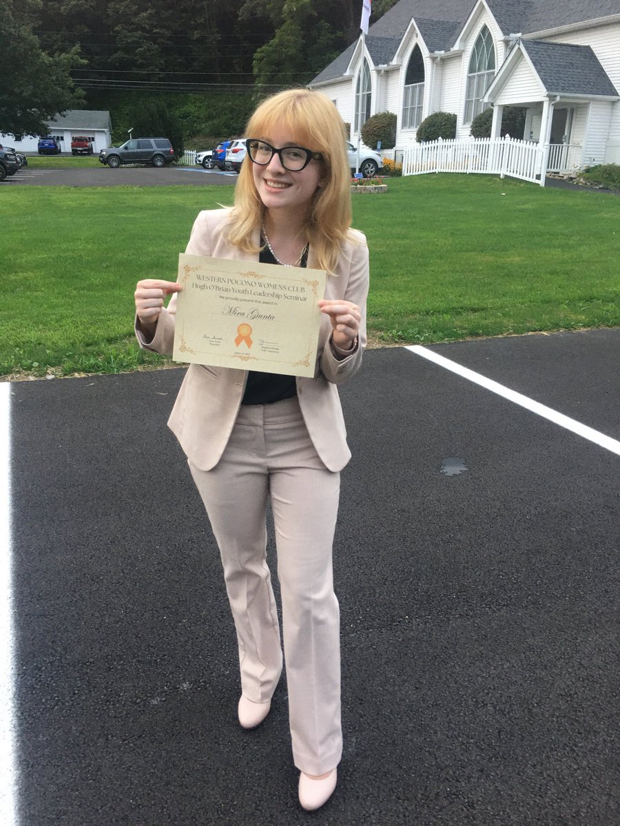 fblaadviserdh's tweet photo. FBLA Pres Mira Giunta receiving her Hugh O’Brien Youth Leadership award (HOBY)from Western Pocono Women’sClub Effort. Thank you Mrs Smith, Mrs Mackes for presenting Mira w/the award,&amp;Ms Hopely FBLA Adviser. #fblapv ⁦@PVBEARSHS⁩ ⁦@pvsdsuper⁩ ⁦@ChrisBa33354107⁩ https://t.co/D6kmabcvXo