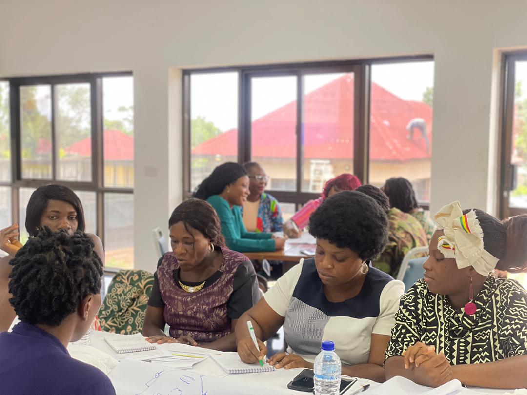 UNWOMEN_SL's tweet photo. @UNWomen_SL supporting #MoGCA establish #GenderUnit in accordance to the #GEWE Act 2022 at a three day workshop for government ministries #GenderSensitive strategic planning and #GenderMainstreaming with support from @UN_Partnerships and @Irish_Aid. https://t.co/ub79a7ylGA