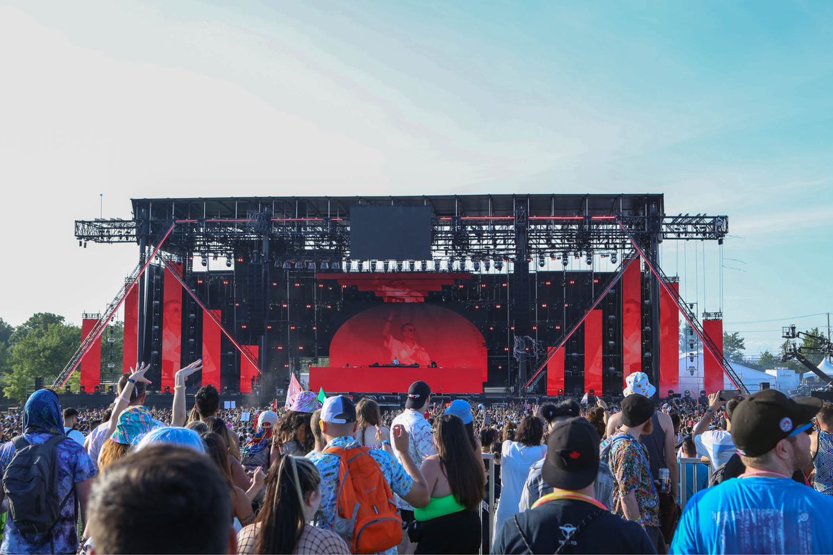 3 nights, 20 artists, 1 MTN HD+ main stage – our 2023 <a href="/VELDFest/">Veld Music Festival</a> by numbers! 

For further information on our main stage systems see bit.ly/mountain-produ…

#VeldMusicFestival #LiveEvents #Staging #Rigging #MusicFestival