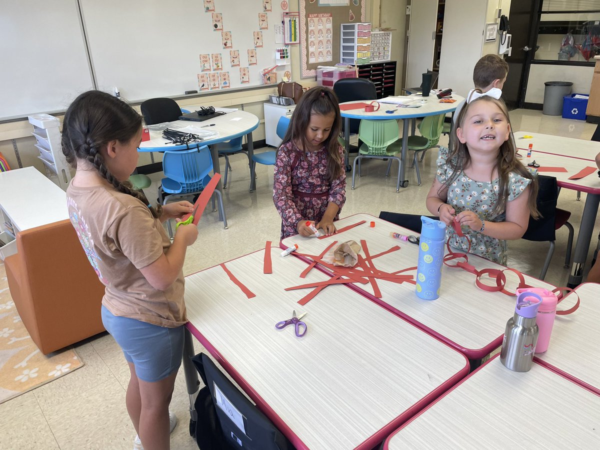 The 2nd day of 2nd grade was all about reading and teamwork! <a href="/D45Schafer/">Schafer School</a> #secondgrade