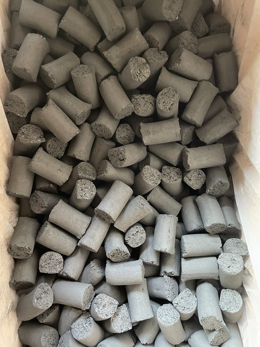 withcharcoal's tweet photo. こんな形ですが、一応シーシャ用です。
ヨーロッパで使われているところがあります。
サンプルがありますので、ご興味のある店舗様はお声がけくださいませ😊 https://t.co/xlQwiY2tQx
