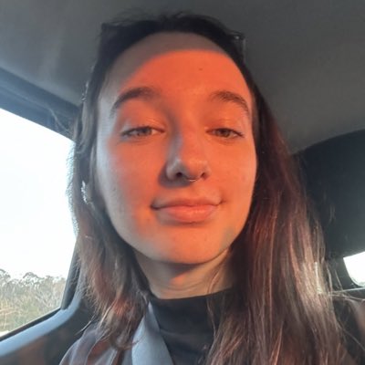 aamabilee's tweet photo. #NovaFotoDePerfil oiá eu 😌 https://t.co/sRUbAgOO8w