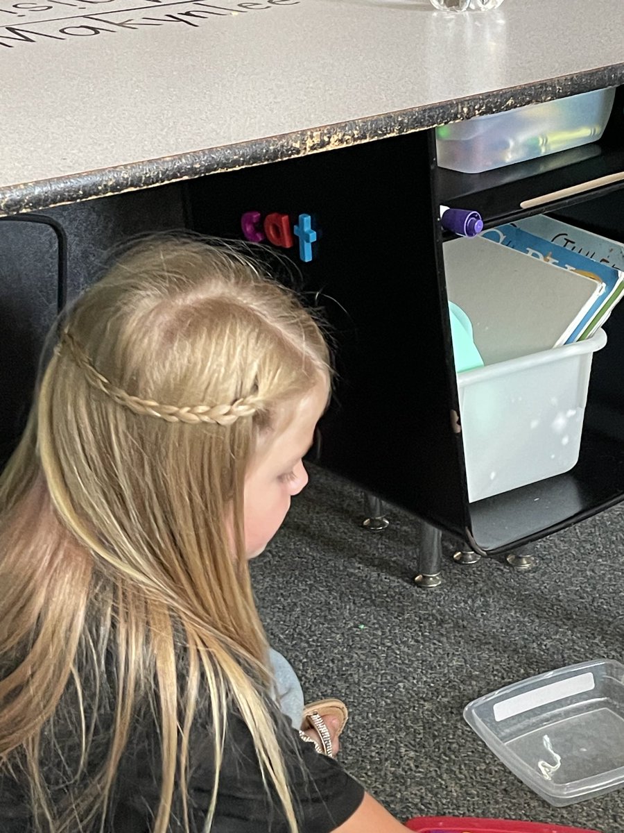 Mrs. Hixson tweet media