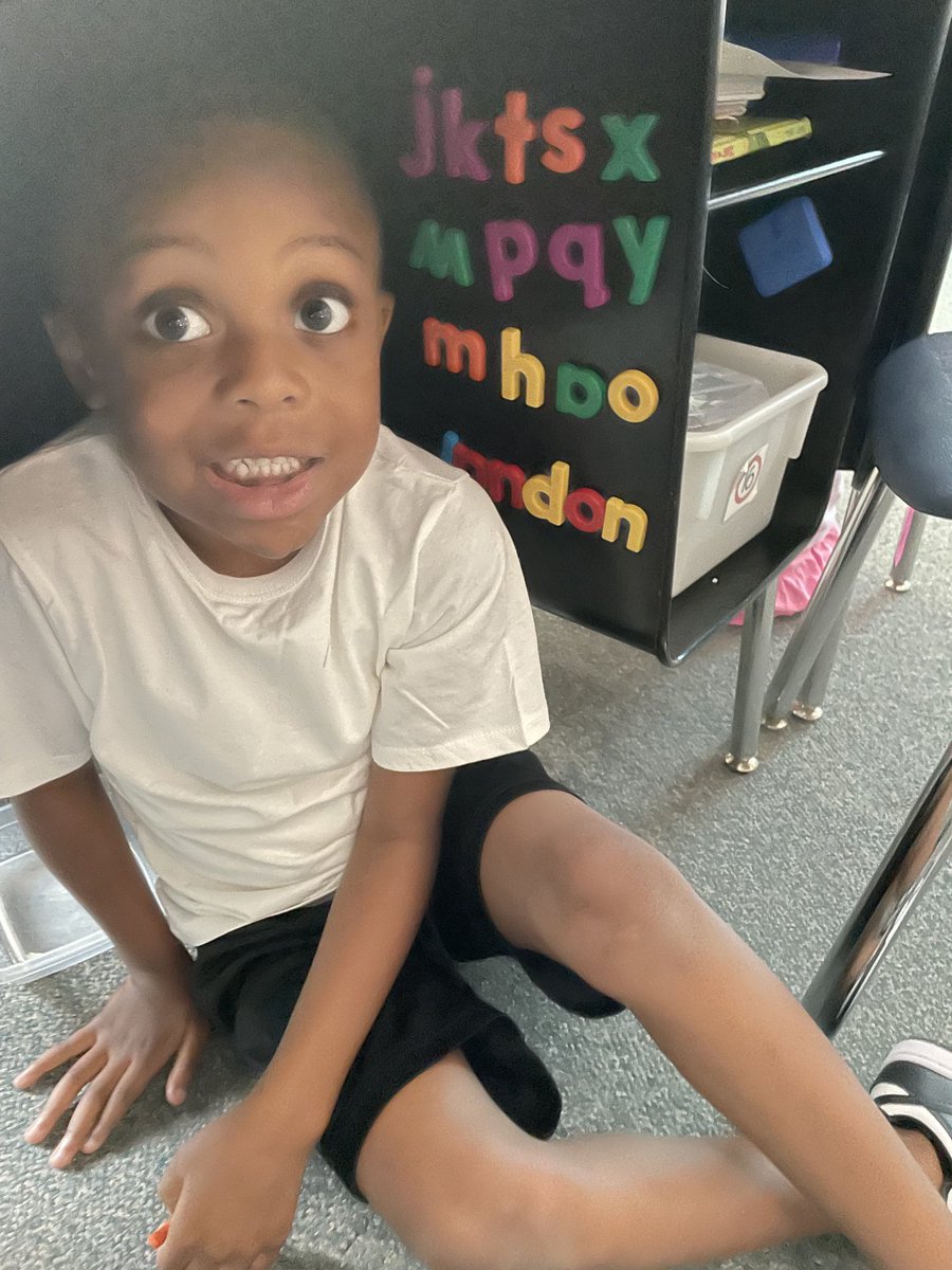 Mrs. Hixson tweet media