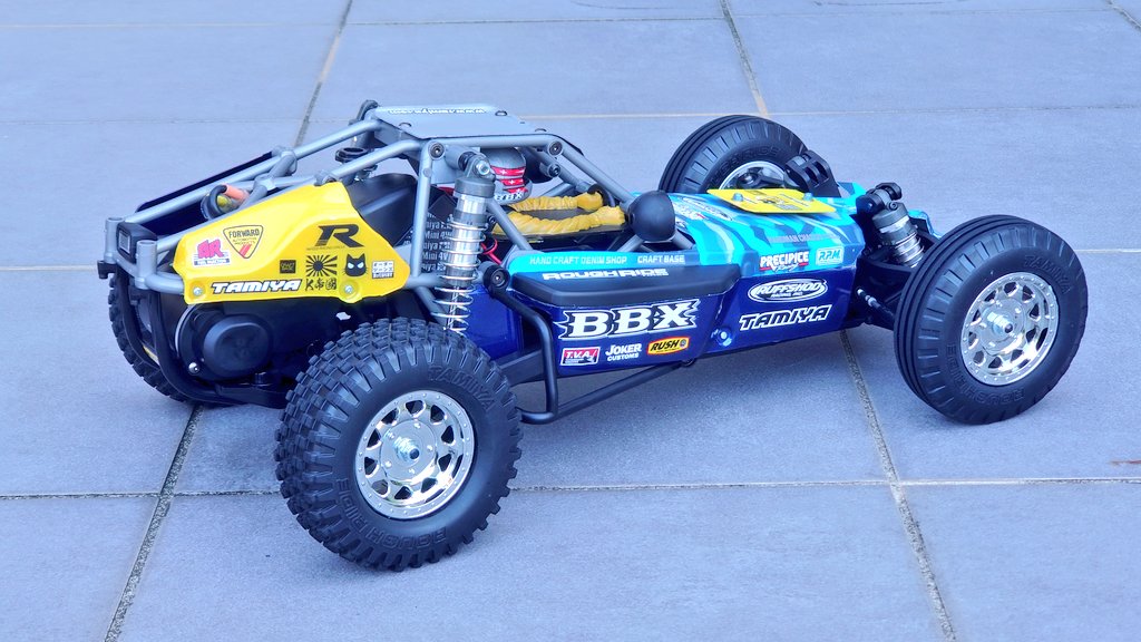 昨晩完成したBBXを撮影。 分割方式のボディの塗装が楽しかった