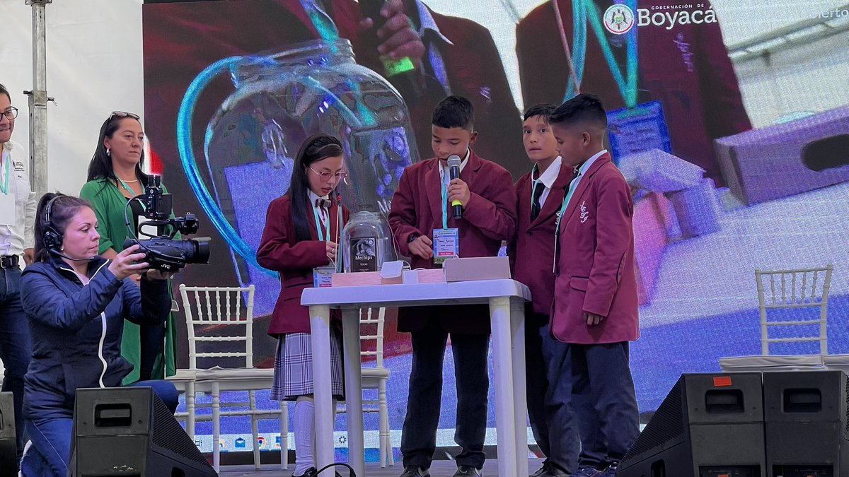 SecTICBoyaca's tweet image. Se está llevando a cabo #PitchElevator! Aquí, nuestros jurados están evaluando con atención las propuestas presentadas por los valientes niños y niñas que se atrevieron a soñar en grande. 💡🚀 #BoyacáAvanza en STEM. #AtréveteASoñarEnGrande
